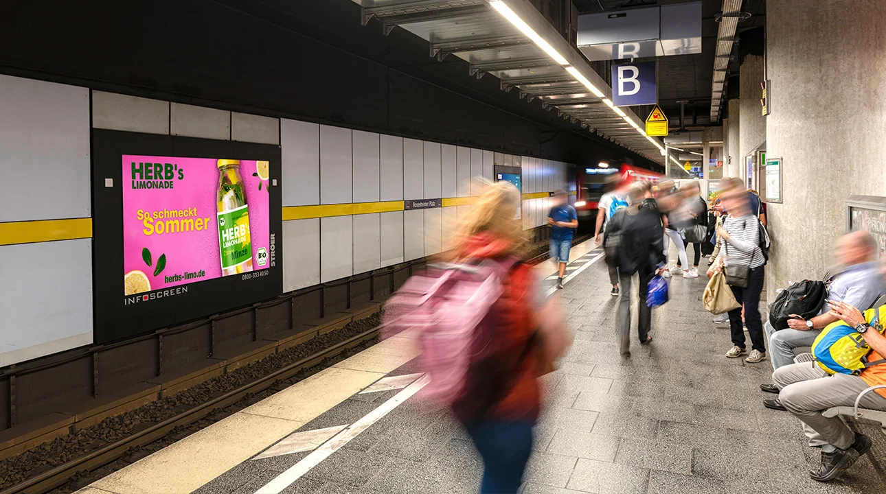 Infoscreen · U-/S-Bahn Station