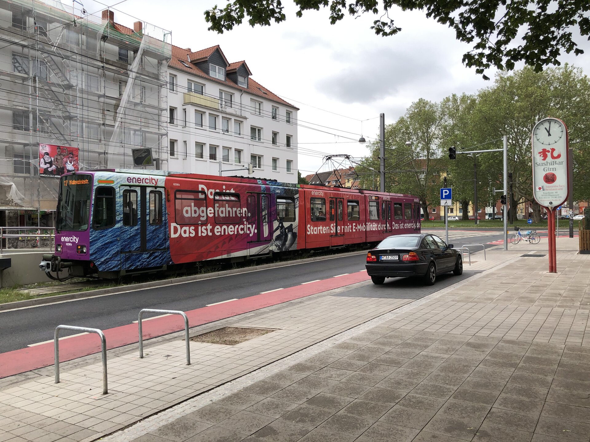 Verkehrsmittelwerbung · Straßenbahn